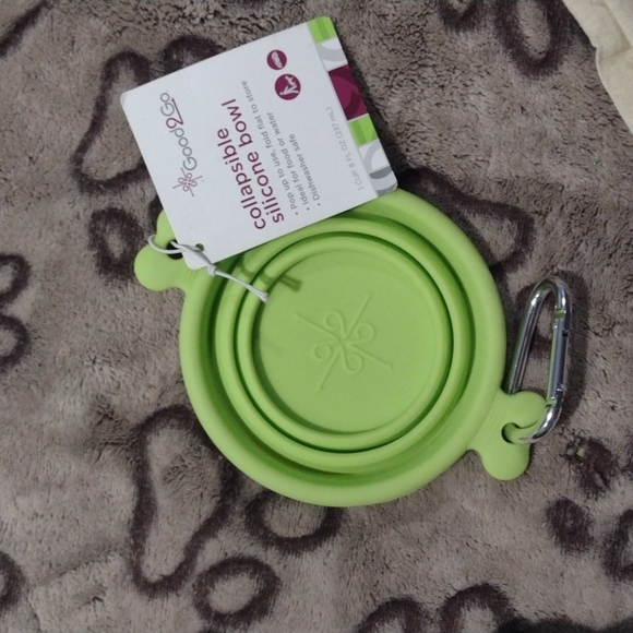 Dog Drying Towel, Decorative Towel, Collapsible Silicone Bowl New - Picture 5 of 5